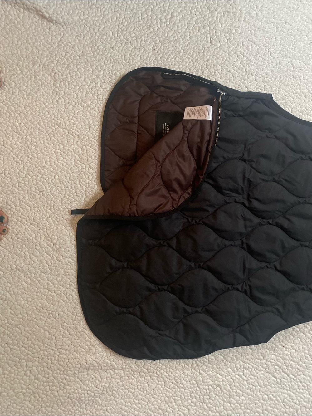 Everlane Black Quilted Vest with Silver Zipper - Picture 6 of 6